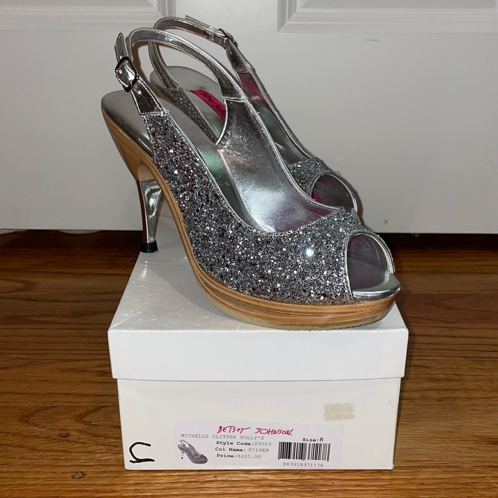 Betsey Johnson size 8 Michelle glitter Polly’s